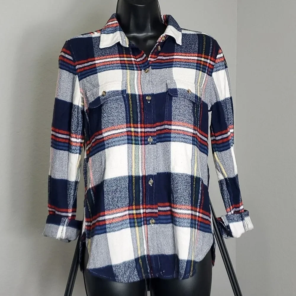⭐️2/$30 American Eagle Classic Fit Plaid Flannel Shirt Navy White Orange Size XS